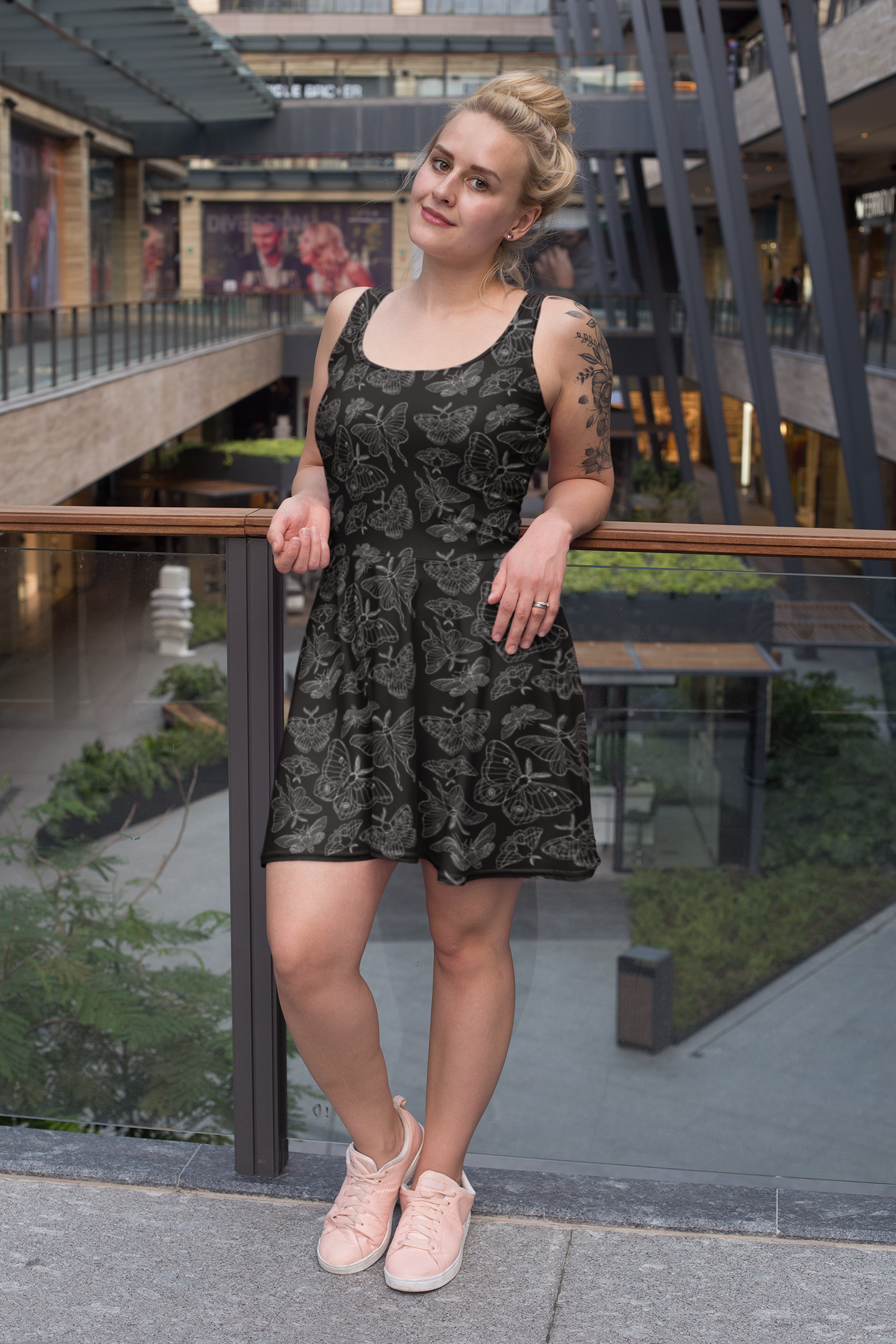 Black Floral Lace Pattern Skater Dress — Women's AOP Fit